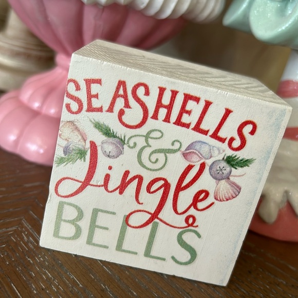 NEW! Tropical Christmas Holiday Seashell Beach Distressed Block Wood Sign - Picture 3 of 4